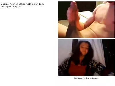 الفتاة في القناع وذات الثدي الصغيرة تفعل اللسان ويحصل على نائب الرئيس على xnxx جديد مترجم وجهه
