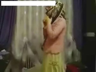فتاة افلام سكس اجنبي مترجمه جديده ذات ثدي كبير وطبيعي تضرب وتسجلها على الهاتف