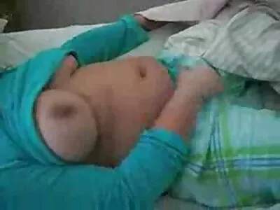 الفتاة ذات القناع الأسود سكس مترجم جديد 2021 تقوم باللسان وتمارس الجنس