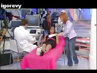 اللسان في الهواء الطلق من امرأة سكس جوردي جديد سمراء