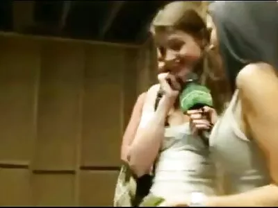 السحاقيات يستخدمون الألعاب الجنسية سكس مساج مترجم جديد